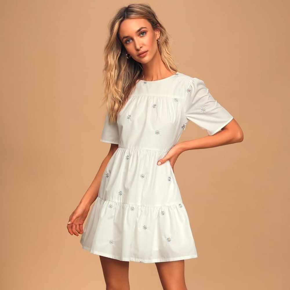 NWT Lulu’s Floral Embroidered Babydoll Dress